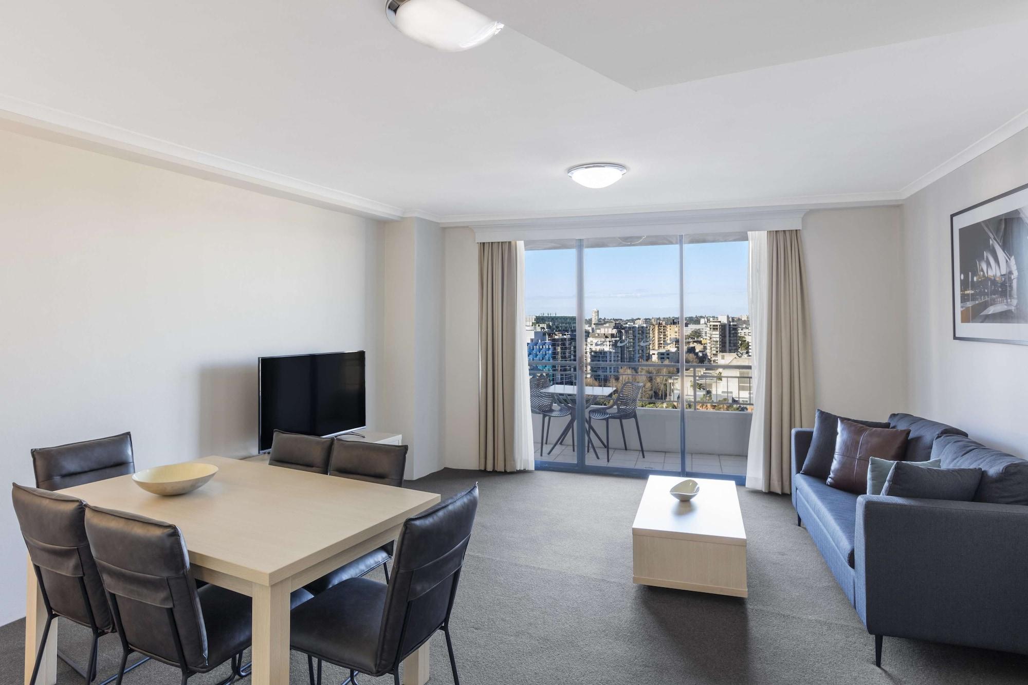 Oaks Sydney Castlereagh Suites Bagian luar foto