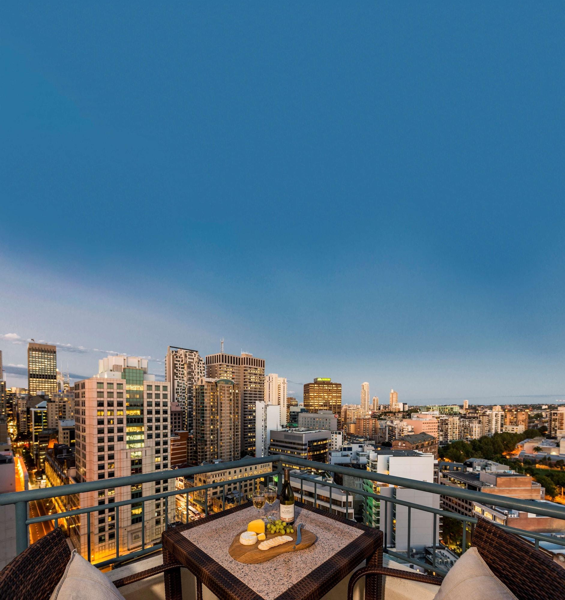 Oaks Sydney Castlereagh Suites Bagian luar foto