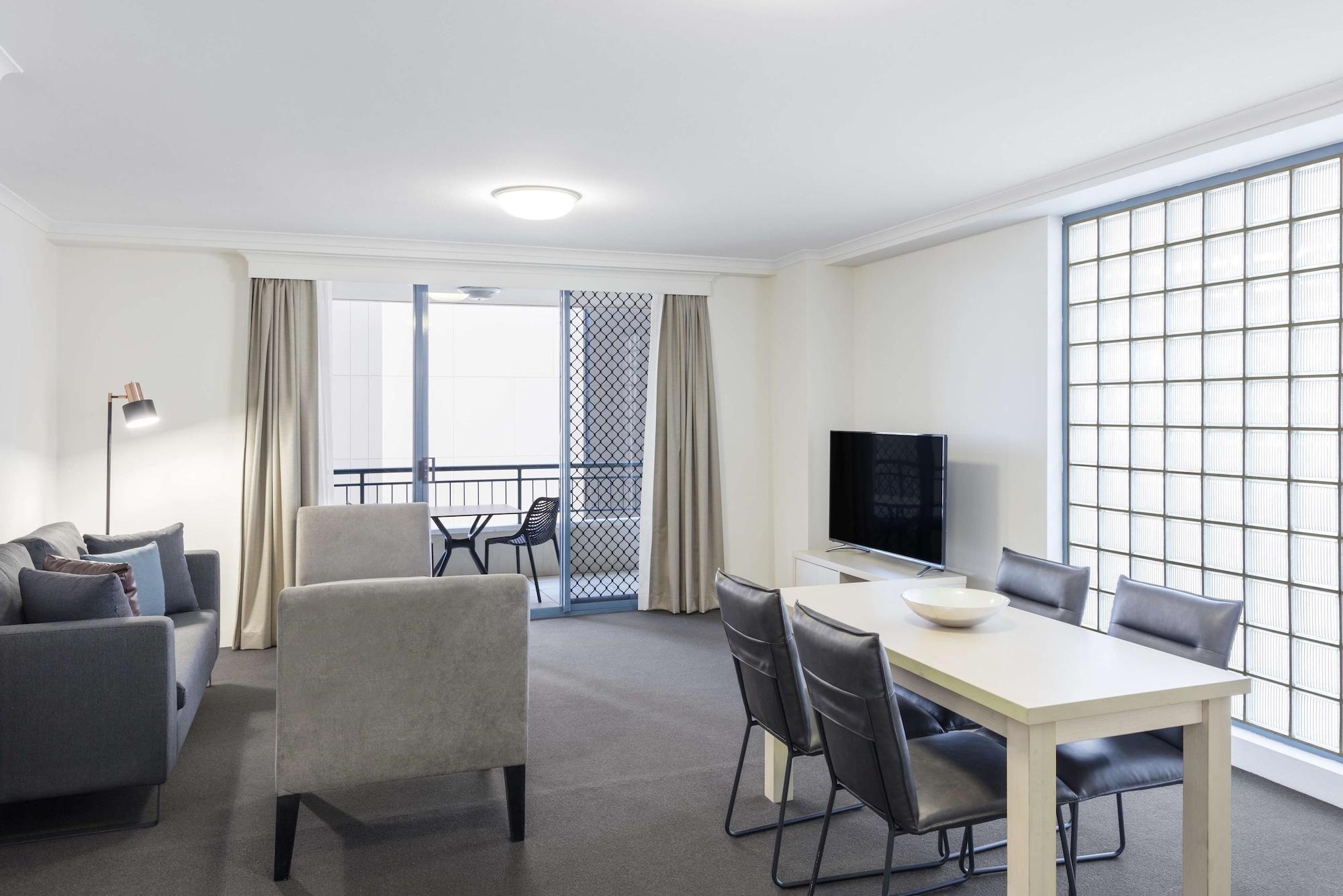 Oaks Sydney Castlereagh Suites Bagian luar foto