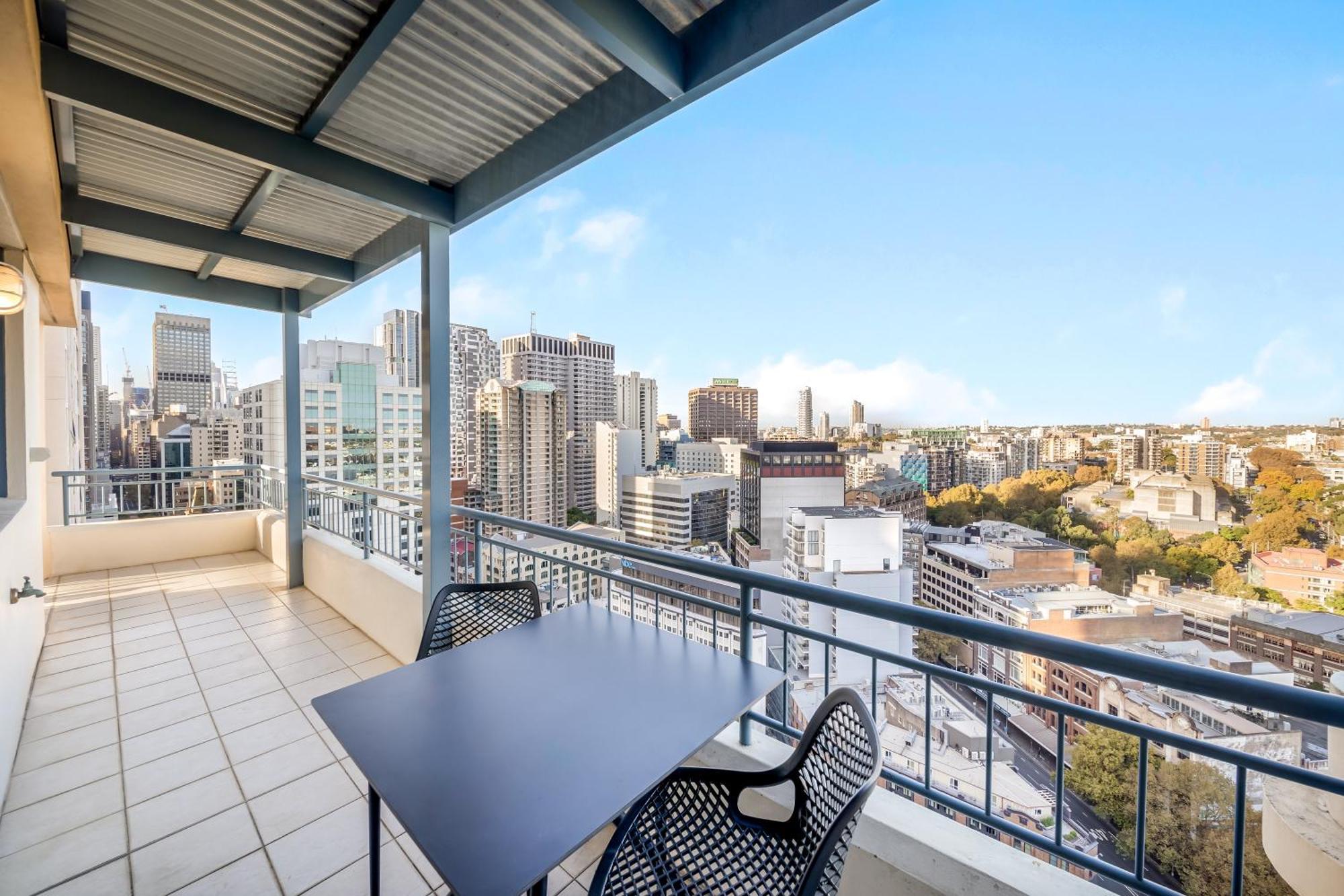 Oaks Sydney Castlereagh Suites Bagian luar foto