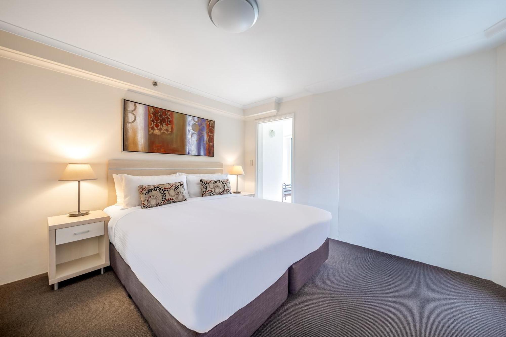 Oaks Sydney Castlereagh Suites Bagian luar foto