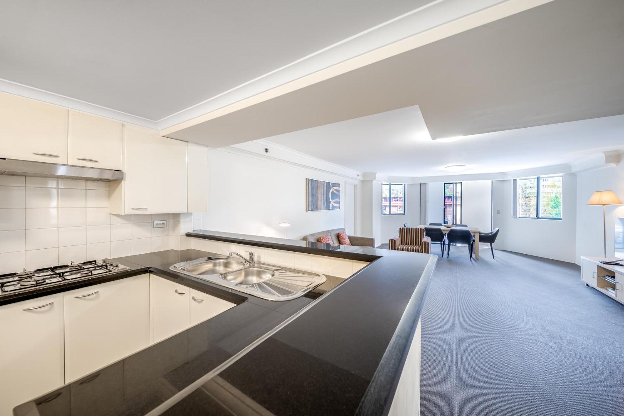 Oaks Sydney Castlereagh Suites Bagian luar foto