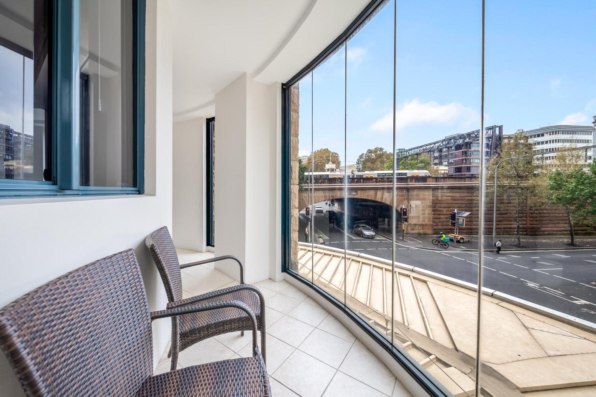 Oaks Sydney Castlereagh Suites Bagian luar foto