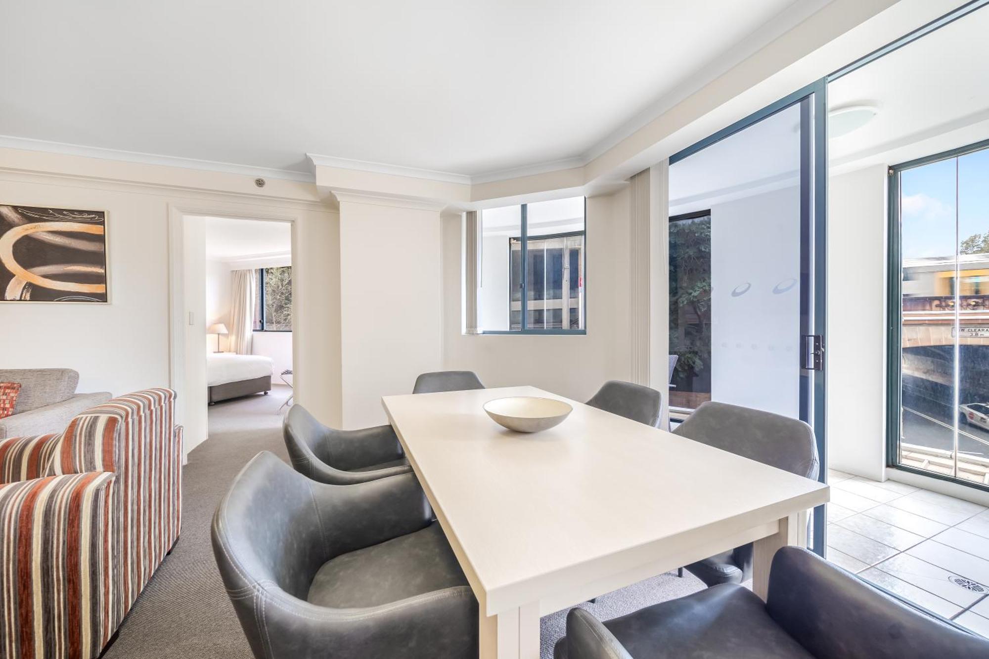 Oaks Sydney Castlereagh Suites Bagian luar foto