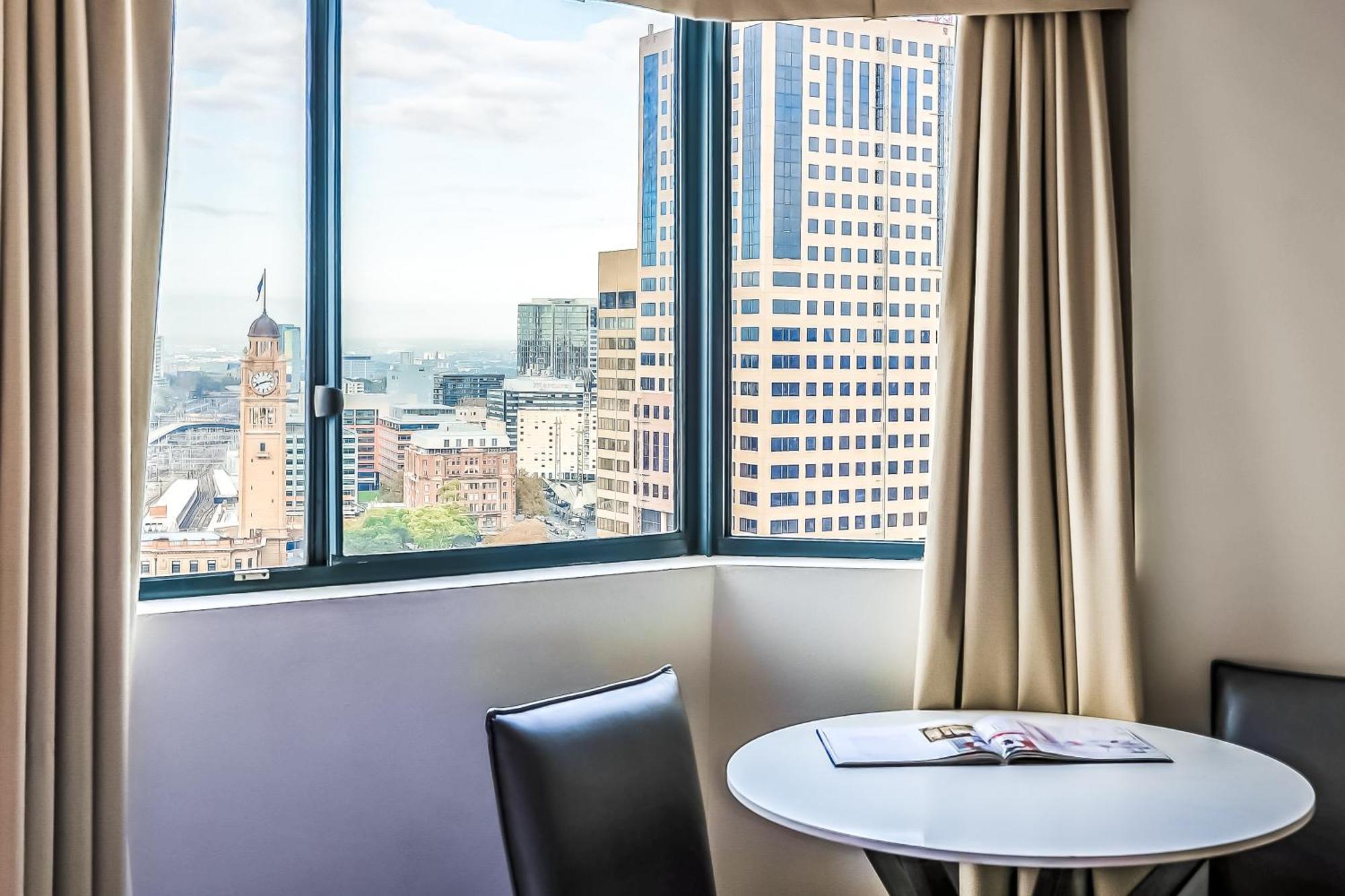 Oaks Sydney Castlereagh Suites Bagian luar foto