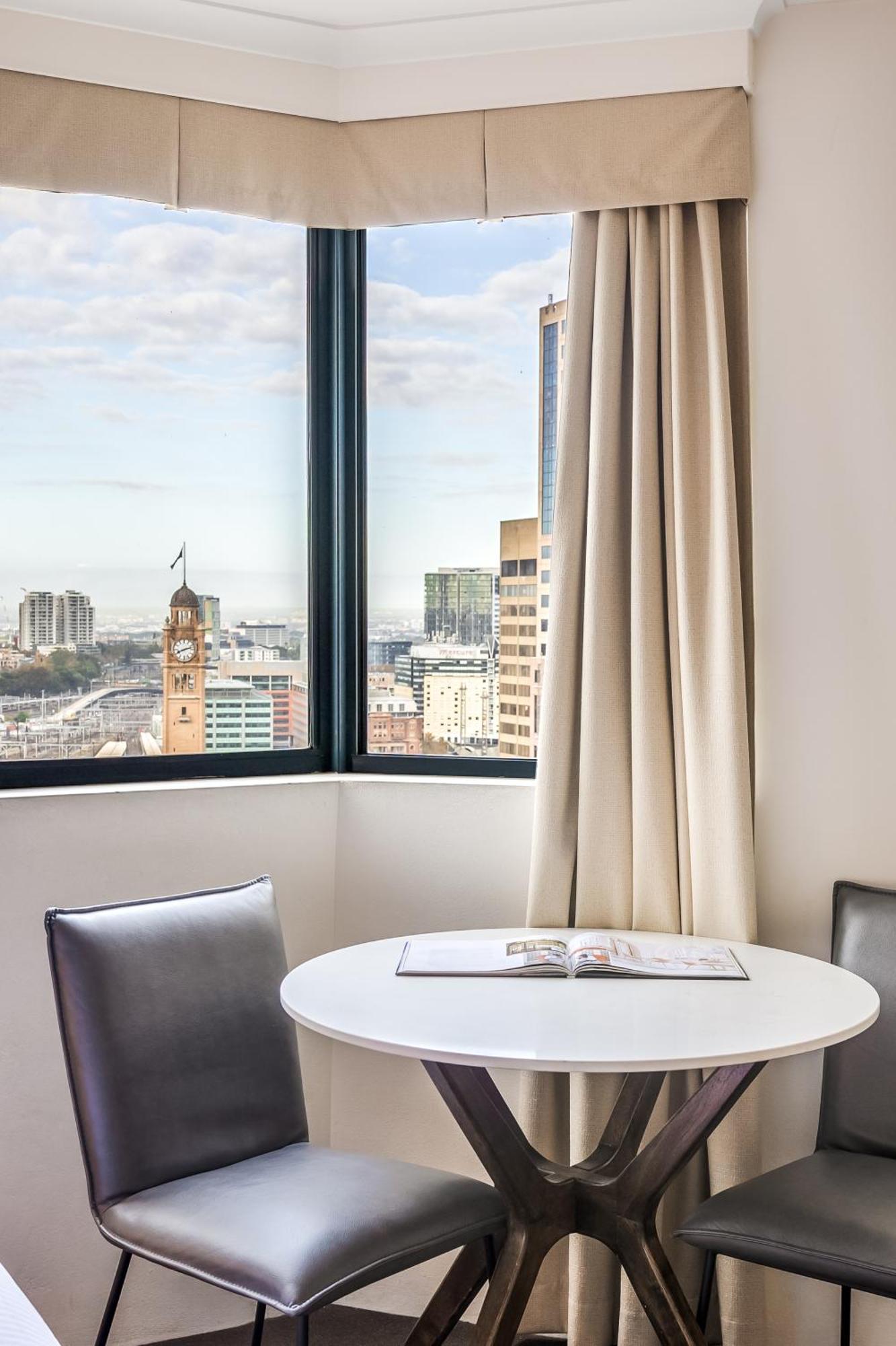 Oaks Sydney Castlereagh Suites Bagian luar foto