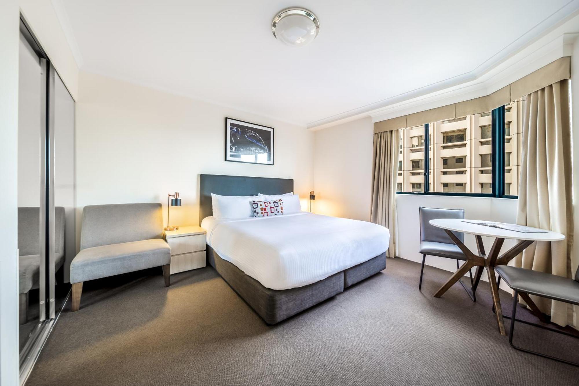 Oaks Sydney Castlereagh Suites Bagian luar foto